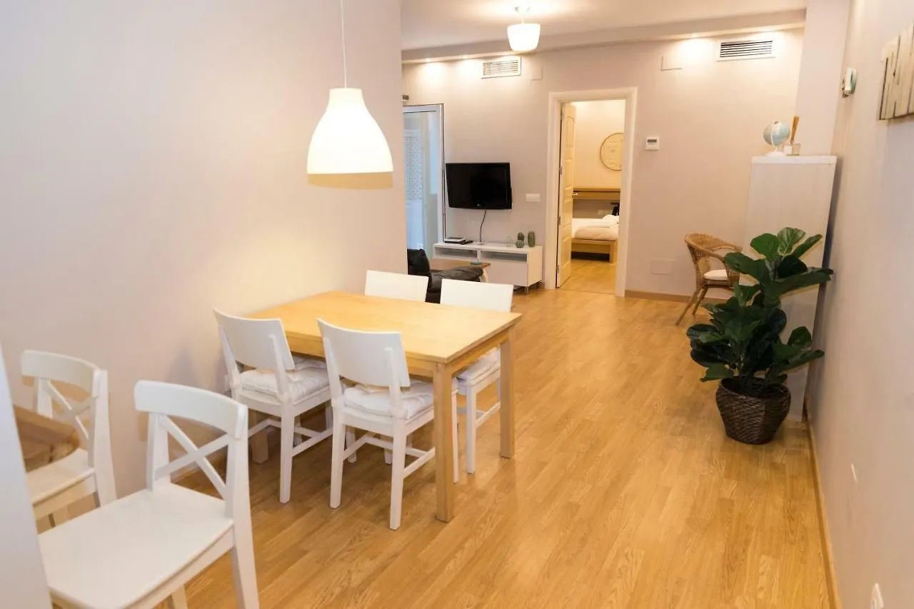 Confort en el Centro de la Ciudad Apartamento con patio privado Parking opcional Málaga España